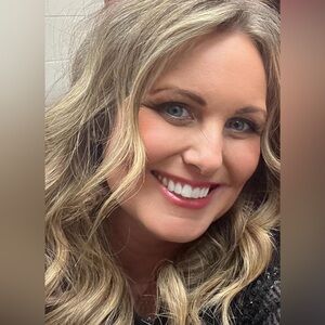 Meet your Posher, Dena